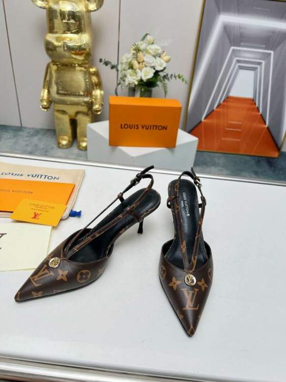 Picture of Louis Vuitton Shoes _SKULVsz35-417cmmnf041013617